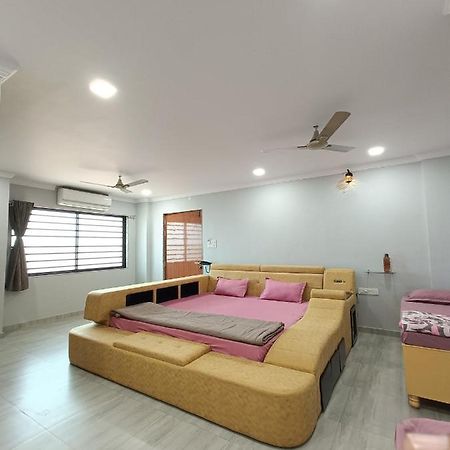 Hotel Jb Star มันดวี ภายนอก รูปภาพ