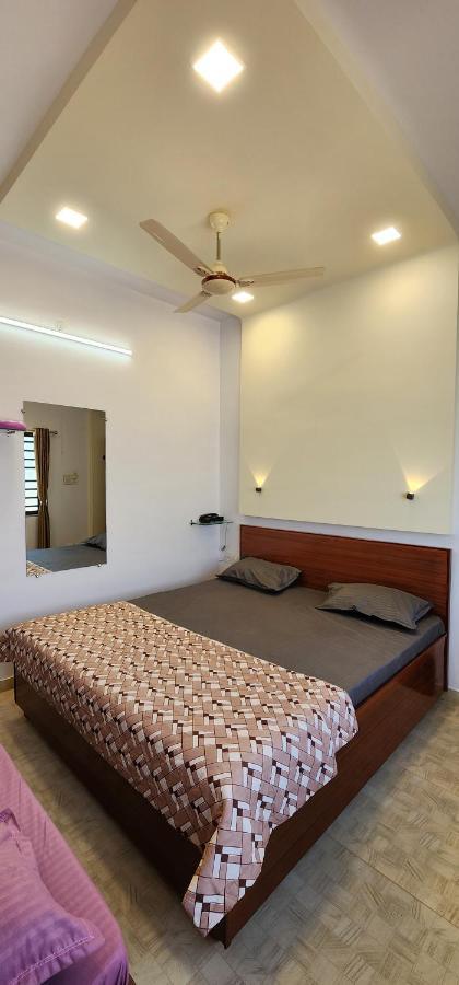 Hotel Jb Star มันดวี ภายนอก รูปภาพ