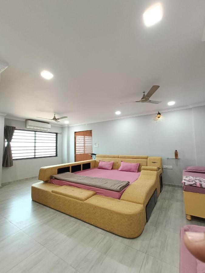 Hotel Jb Star มันดวี ภายนอก รูปภาพ