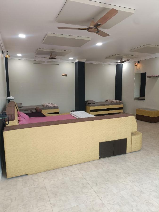 Hotel Jb Star มันดวี ภายนอก รูปภาพ