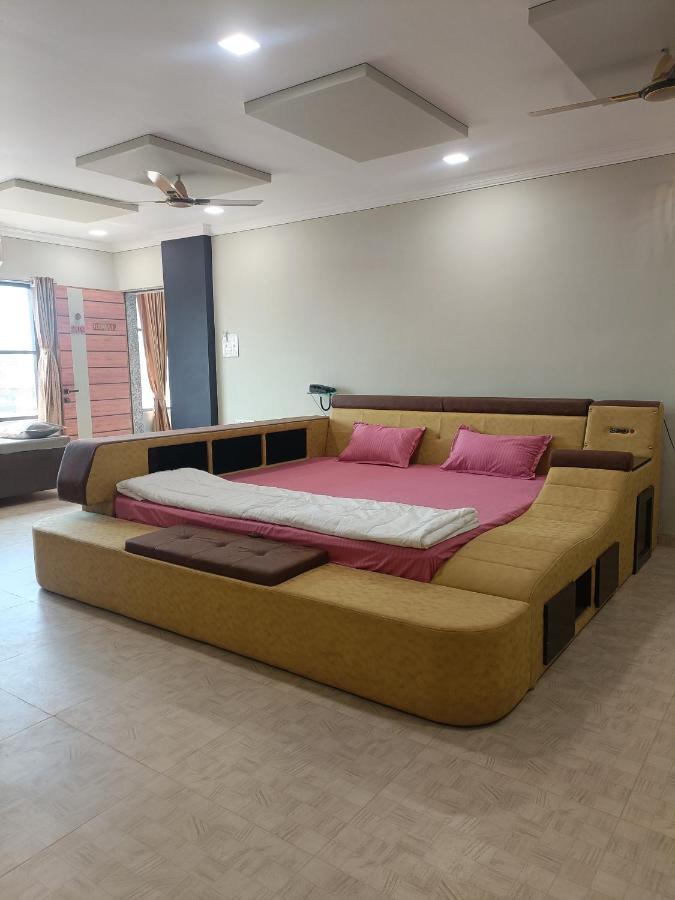 Hotel Jb Star มันดวี ภายนอก รูปภาพ