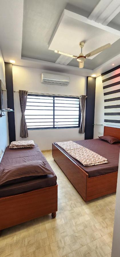 Hotel Jb Star มันดวี ภายนอก รูปภาพ